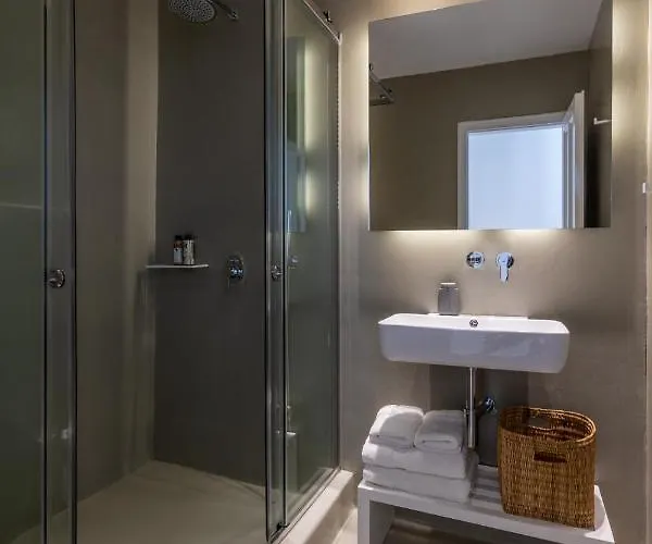 Lilium I - Overlooking Psarou Bay, Mykonos פסארו