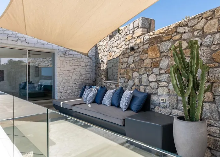 Lilium I - Overlooking Psarou Bay, Mykonos Ψαρού