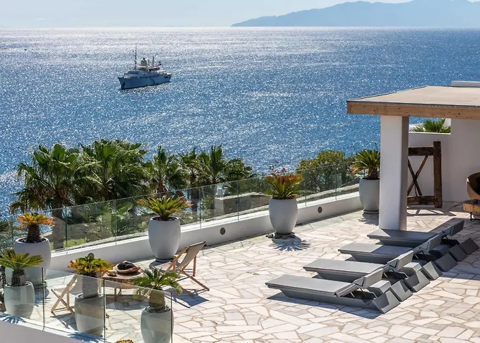Lilium I - Overlooking Psarou Bay, Mykonos Villa *