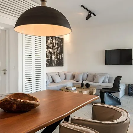 Lilium I - Overlooking Psarou Bay, Mykonos * Pszarú