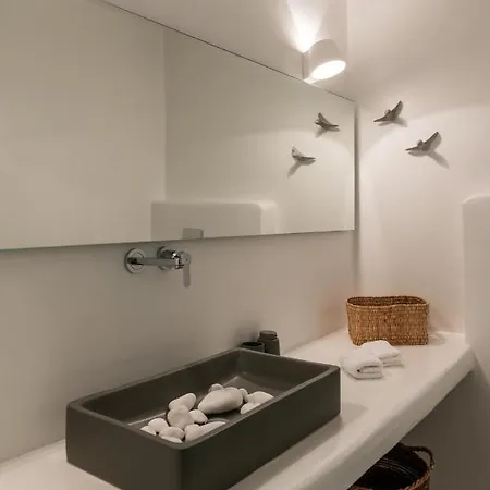 Lilium I - Overlooking Psarou Bay, Mykonos Вилла Псароу