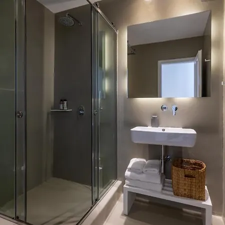 Lilium I - Overlooking Psarou Bay, Mykonos Psarrou