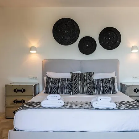 Lilium I - Overlooking Psarou Bay, Mykonos * Псароу