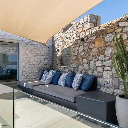 Lilium I - Overlooking Psarou Bay, Mykonos Psarrou