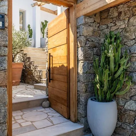 Lilium I - Overlooking Psarou Bay, Mykonos * Psarrou